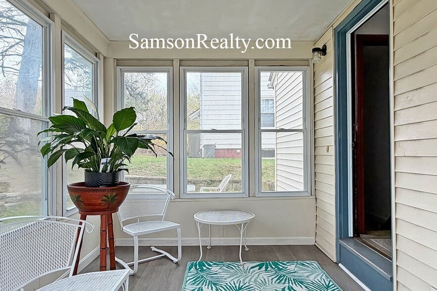 Building Photo - 1189 Smith St