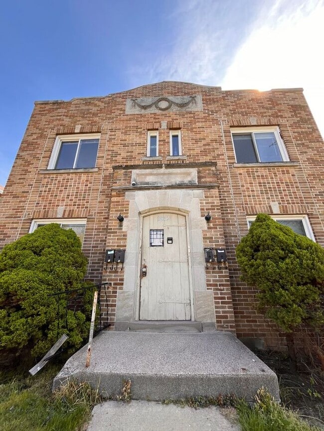 Building Photo - Cozy 1-Bedroom Apartment - Prime Location ...