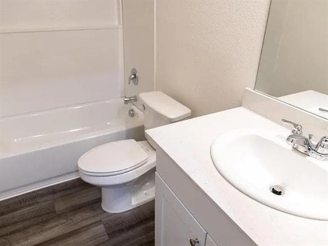 Building Photo - 760 Richmond Dr