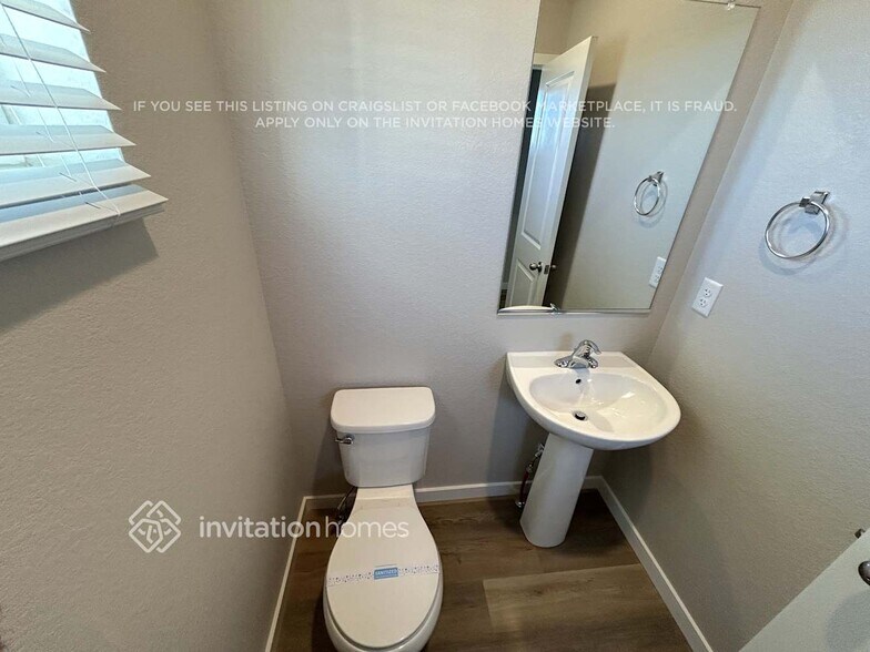 Building Photo - 7307 Dolores Ave