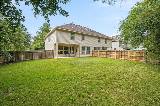 Building Photo - 2 Stone Arrow Pl
