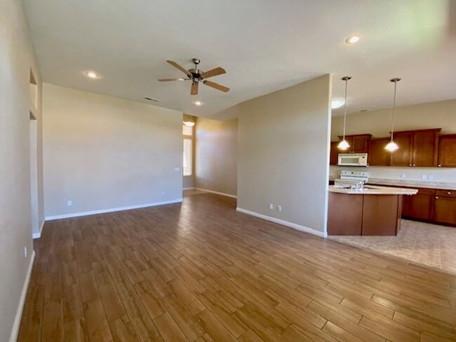 Building Photo - 394 N 2720 E