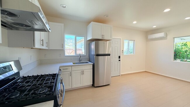 Building Photo - Brand New 1 Bed / 1 Bath ADU in Glendora – Available Now!