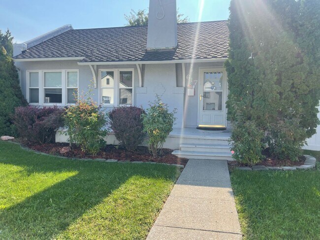 Building Photo - Now renting 2 bedroom House