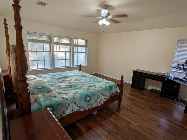 Building Photo - 9910 Jasmine Creek Dr