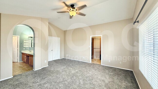 Building Photo - 1520 E Flint St