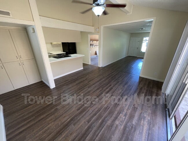 Building Photo - 6416 Miles Ln