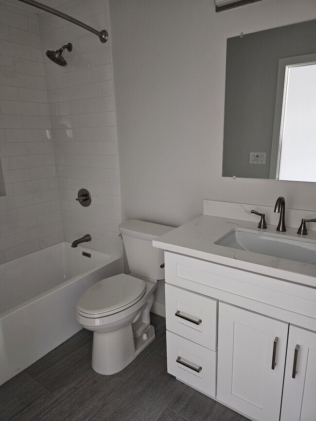 Building Photo - 11204 Sylvan St