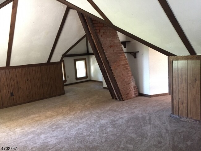 Building Photo - 603 Carleton Rd