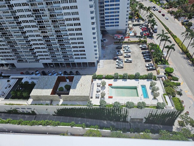 Building Photo - 1980 S Ocean Dr