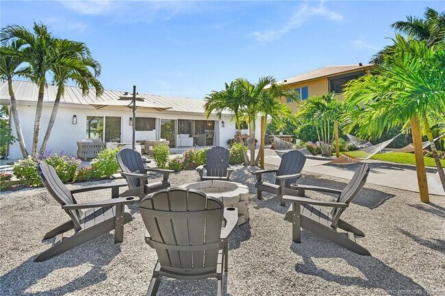 Building Photo - 1425 SW Egret Way