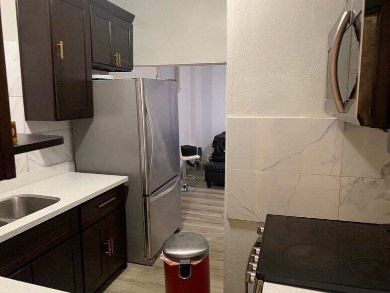 Building Photo - 4204 Letitia Ave S