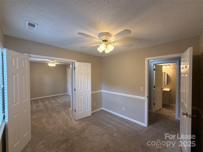 Building Photo - 517 Iverson Way