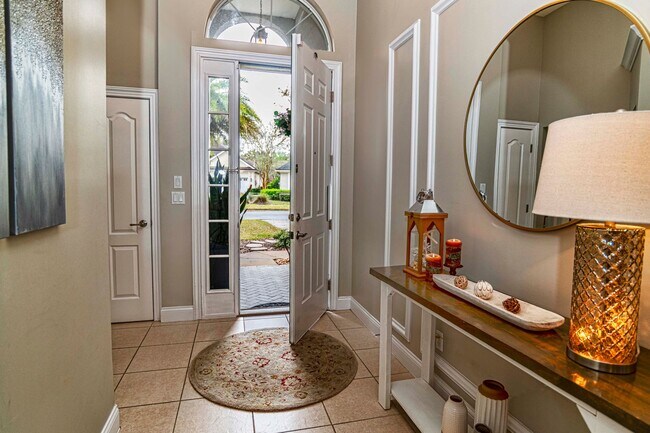 Building Photo - Spacious 4BR Retreat w/ Fenced Yard + Resort Amenities