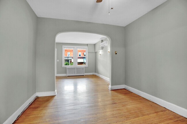 Building Photo - 434 Folcroft St