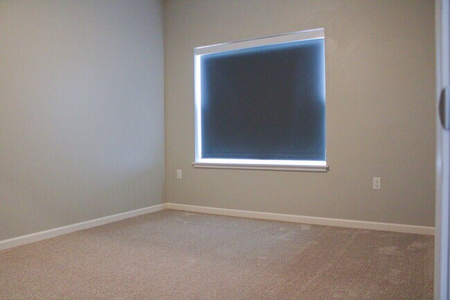 Building Photo - 3211 Redhawk St