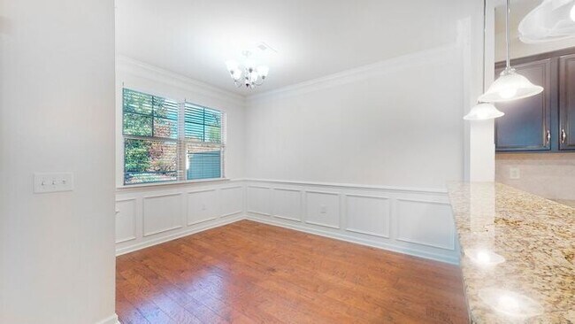 Building Photo - Inviting End Townhome with Loft, Granite Kitchen & 2-Car Garage , Near RTP, RDU, I-40 & I-540