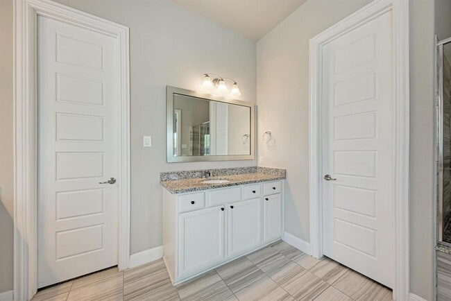 Building Photo - 2416 Echo Park Dr