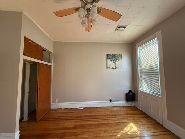 Building Photo - 308 Columbia Ave