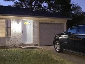 Building Photo - 436 SW Thomas St