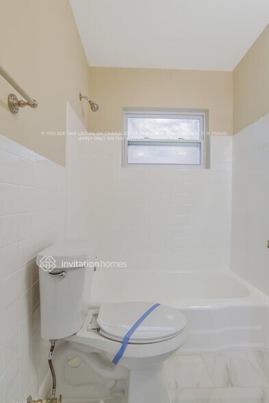 Building Photo - 6202 Balboa Dr