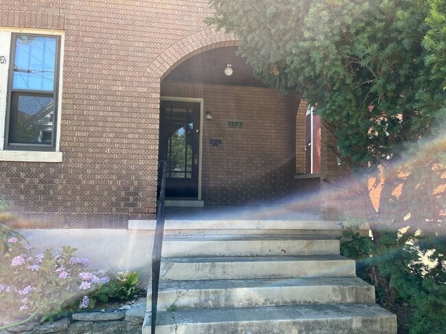 Building Photo - 2021 Scott St