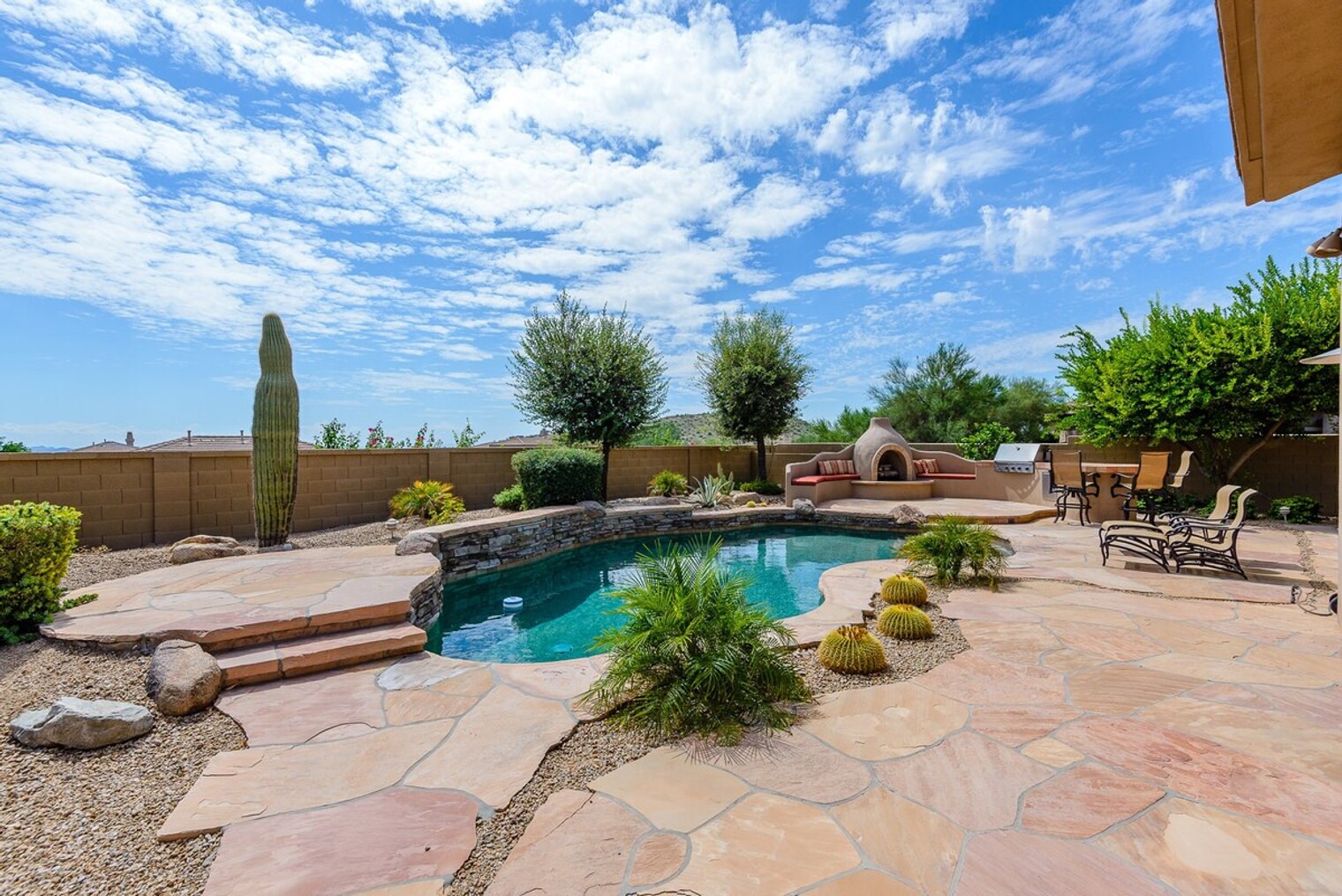 Building Photo - 14705 Canyon Dr