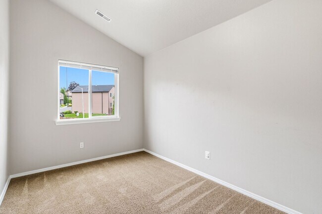 Building Photo - 3 Bedroom 2.5 Bath Home in Kelly Creek Estates