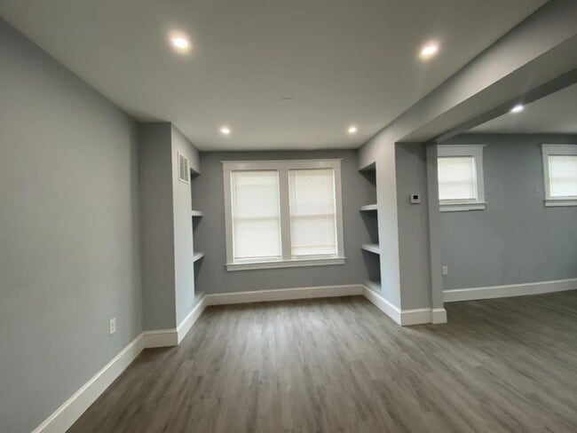 Building Photo - 3121 Rosalie Ave