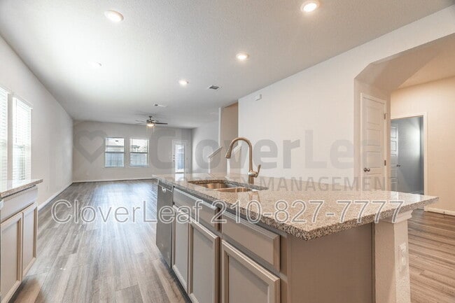Building Photo - 9510 Fls Cyn Blvd