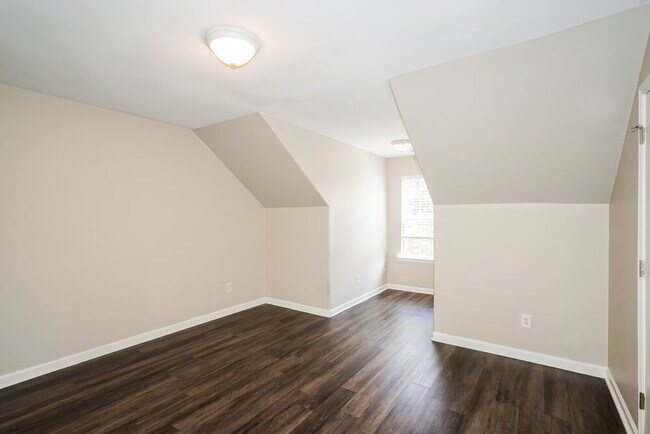 Building Photo - 542 Pippin Dr