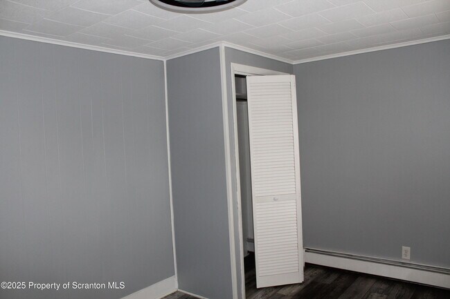 Building Photo - 323 Union St