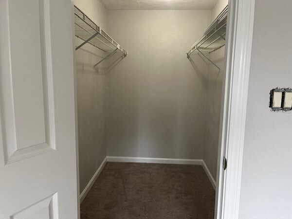 Building Photo - 8 Ledgewood Way