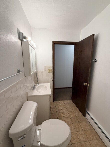 Bath room entrance view - 10 St Paul St