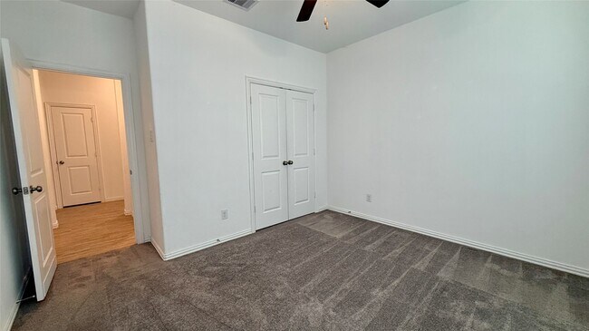 Building Photo - 13018 Hydeland Dr