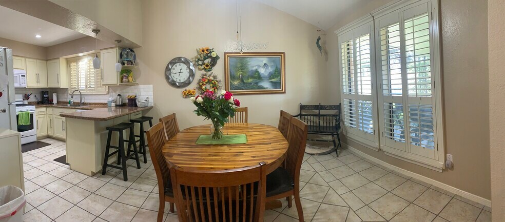 Building Photo - 678 El Parque Dr
