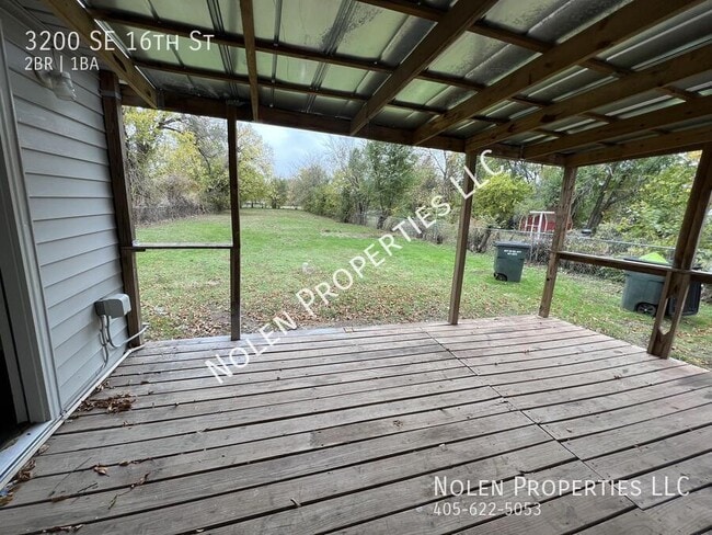 Building Photo - 3200 SE 16th St