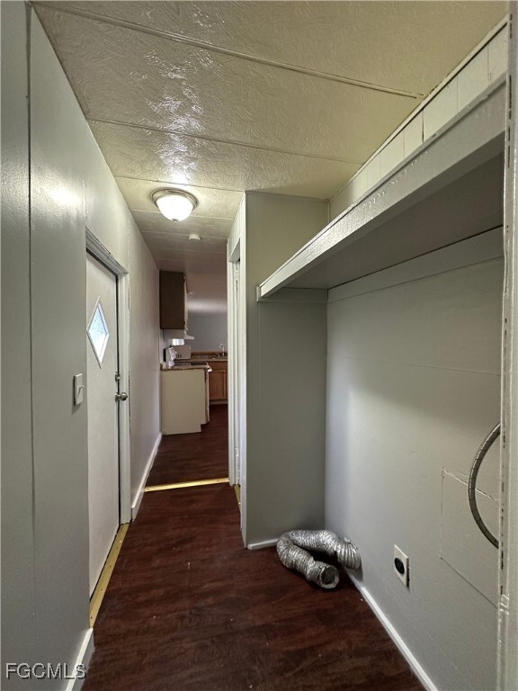 Building Photo - 7886 Breeze Dr