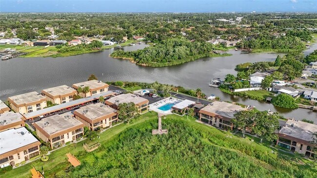 Building Photo - 10192 Seminole Island Dr