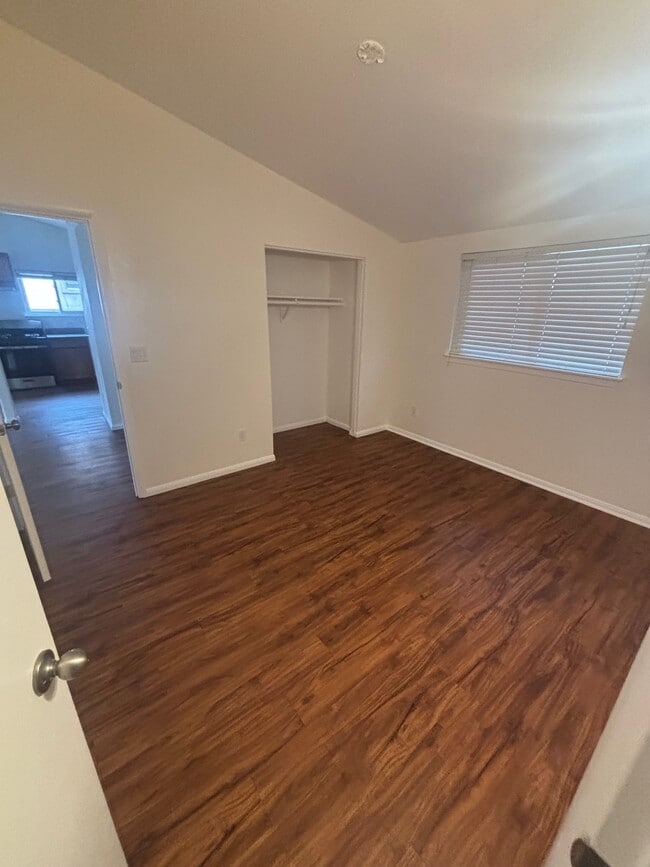 Building Photo - 379 Roberts Ave