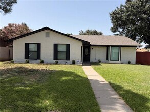 Building Photo - 1262 Valencia Ln