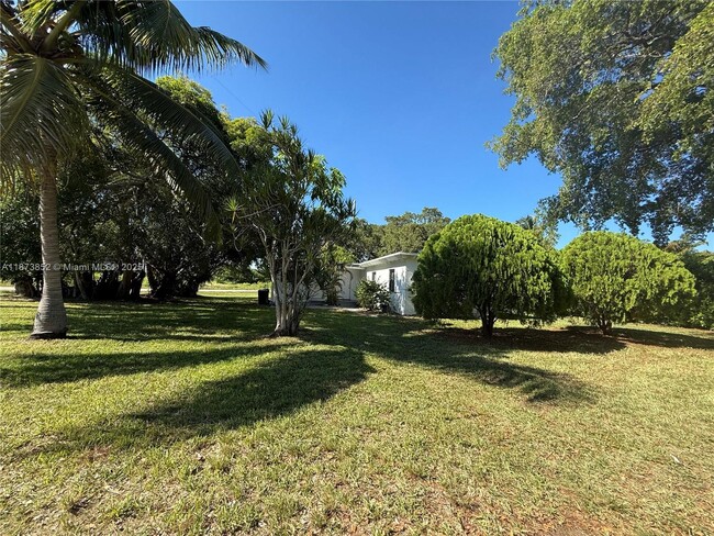 Building Photo - 1503 NE 128th St