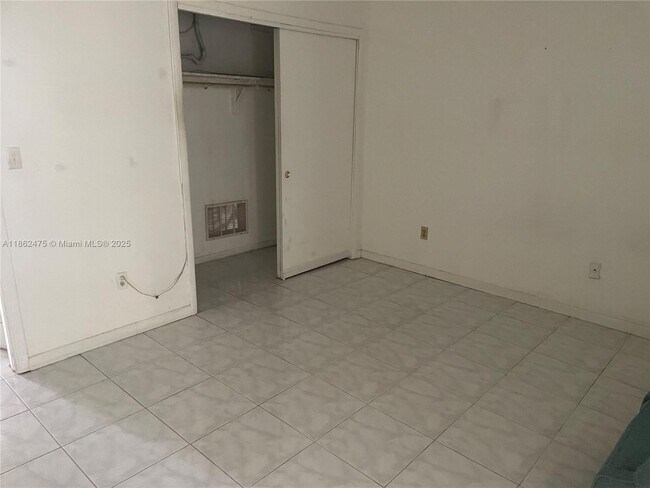 Building Photo - 51 NE 204th St