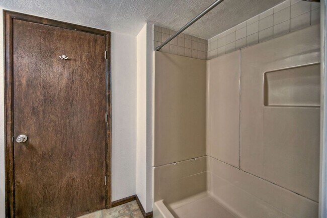 Building Photo - 4-Bedroom Home Near CSU | Fenced Yard & 2-Car Garage