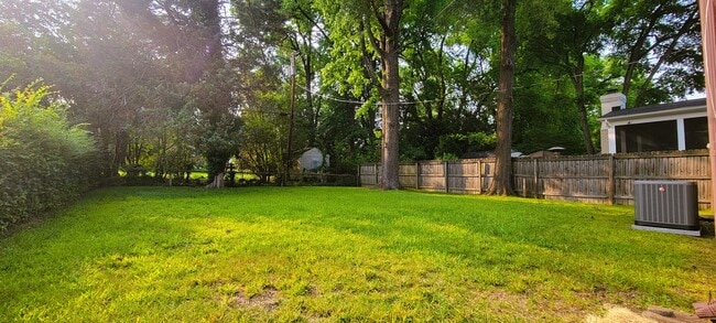 Building Photo - Remodeled brick bungalow with 1st floor li...