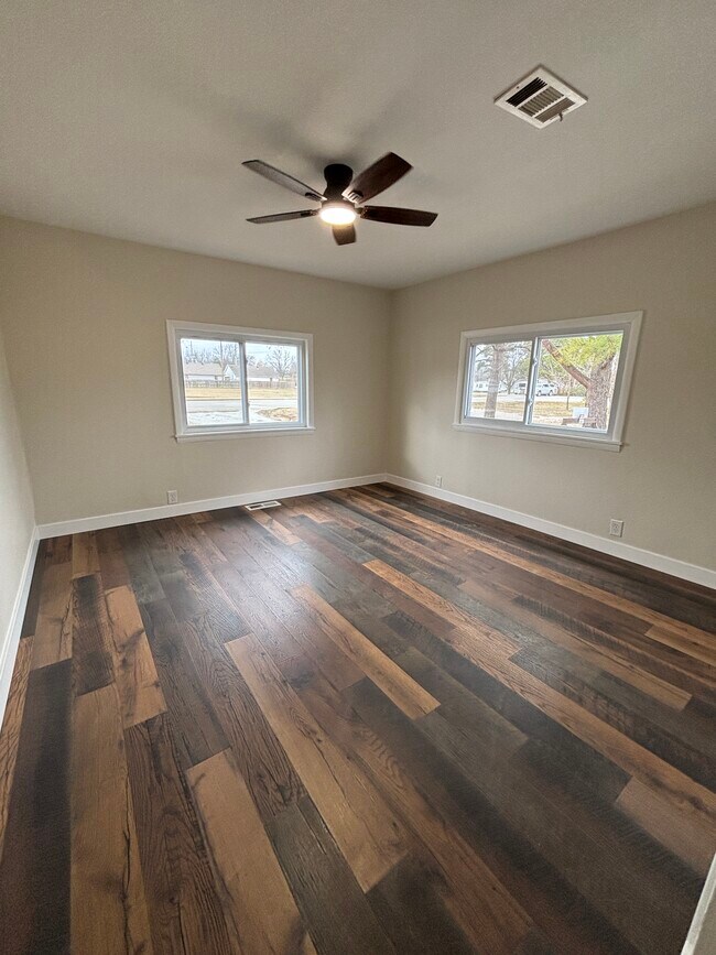 Building Photo - 1105 Reynolds Rd