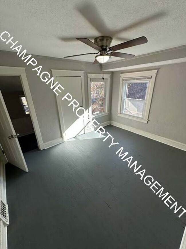 Building Photo - Updated Single Family Home in KC