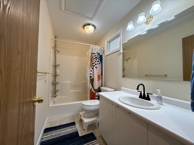 Building Photo - 73 Arrowhead Cir