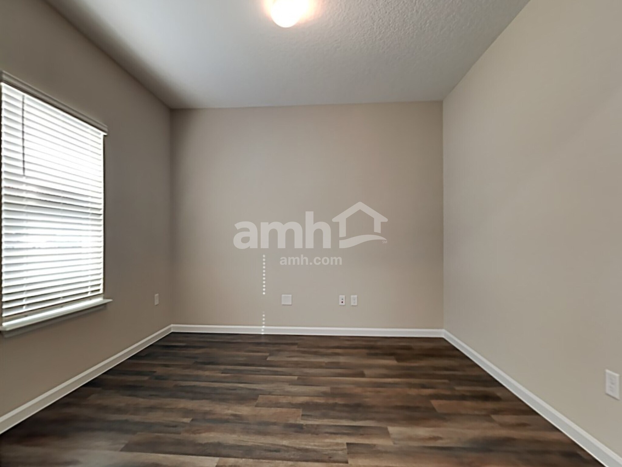 Building Photo - 163 Spruce Point