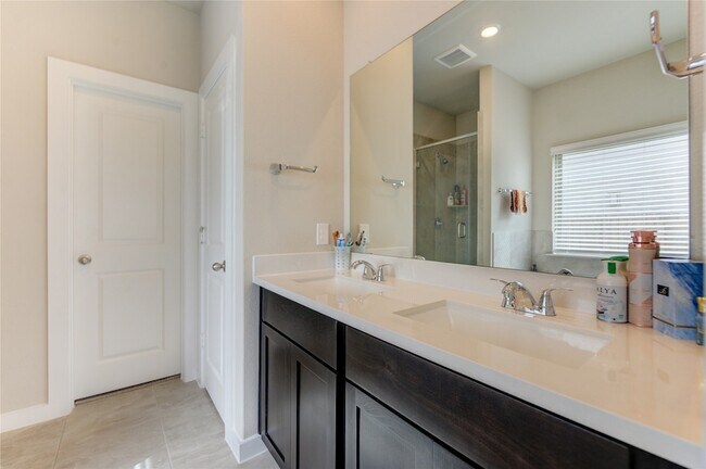 Building Photo - 6607 Arabella Lakes Dr
